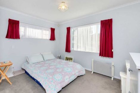 Photo of property in 11 Fulmar Way, Unsworth Heights, Auckland, 0632