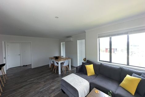 Photo of property in 10 Stingray Drive, Omokoroa, 3114