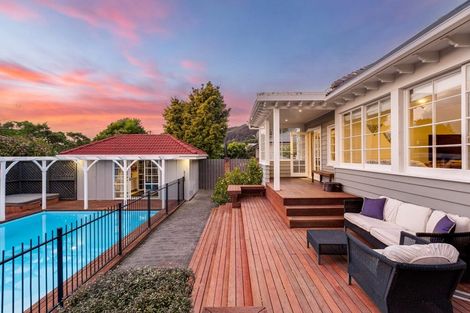 Photo of property in 396 Muritai Road, Eastbourne, Lower Hutt, 5013