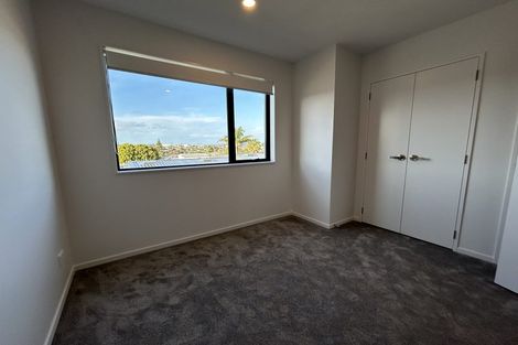 Photo of property in 9 Paetai Lane, Te Atatu Peninsula, 0610