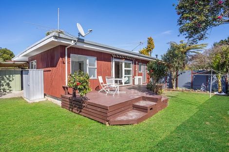 Photo of property in 1/1 Golf Road, New Lynn, Auckland, 0600