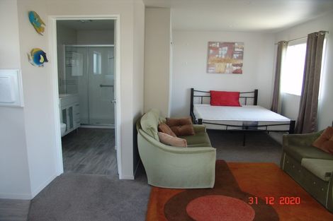 Photo of property in 62 Farquhars Road, Redwood, Christchurch, 8051