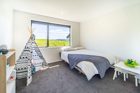 Photo of property in 32 Oyster Place, Omokoroa, 3114