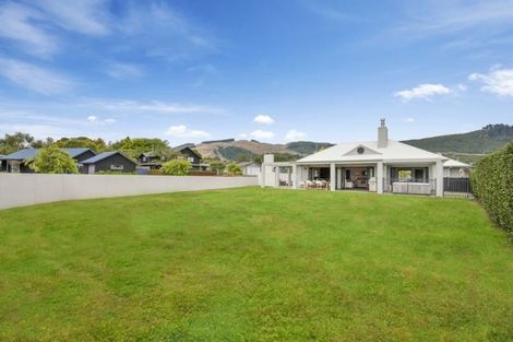 Photo of property in 1 Antonia Place, Kinloch, Taupo, 3377