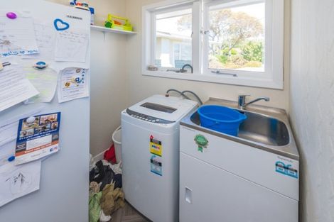 Photo of property in 66 Parkes Avenue, Saint Johns Hill, Whanganui, 4501