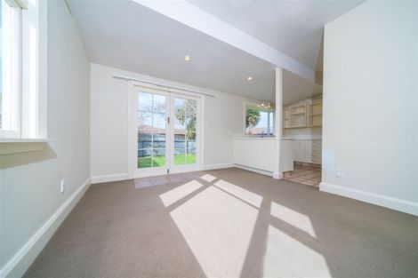 Photo of property in 87 Middlepark Road, Sockburn, Christchurch, 8042