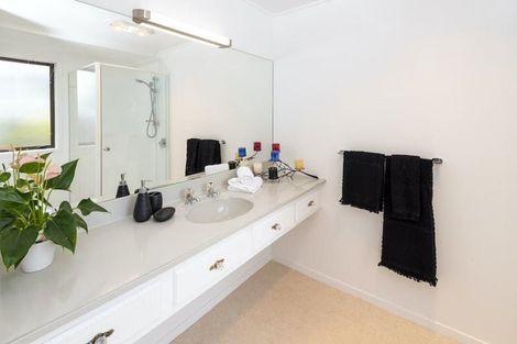 Photo of property in 32 Venus Place, Half Moon Bay, Auckland, 2012
