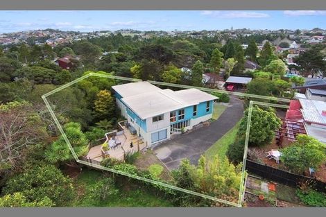 Photo of property in 18 Barlow Place, Chatswood, Auckland, 0626