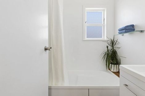 Photo of property in 14 Wayside, Miramar, Wellington, 6022