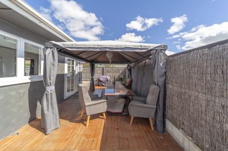 Photo of property in 15 Puketapu Road, Taradale, Napier, 4112
