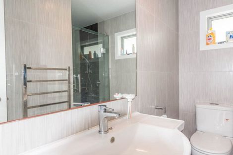 Photo of property in 16a Karamu Street, Te Atatu Peninsula, Auckland, 0610