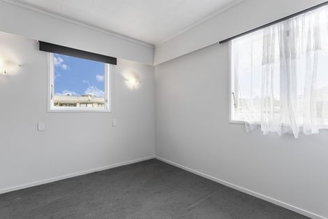 Photo of property in 9 Sutton Crescent, Papatoetoe, Auckland, 2025