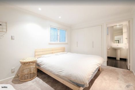 Photo of property in 15 Otahuri Crescent, Greenlane, Auckland, 1051