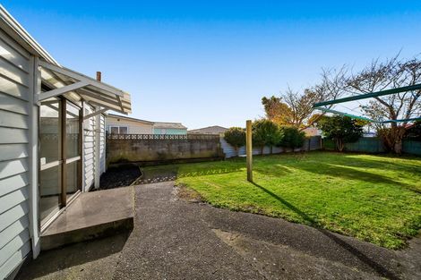 Photo of property in 10 Burns Street, Hawera, 4610
