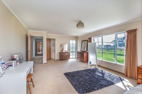 Photo of property in 140 Mako Mako Road, Levin, 5510