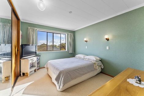 Photo of property in 11 Te Maku Grove, Waikanae, 5036