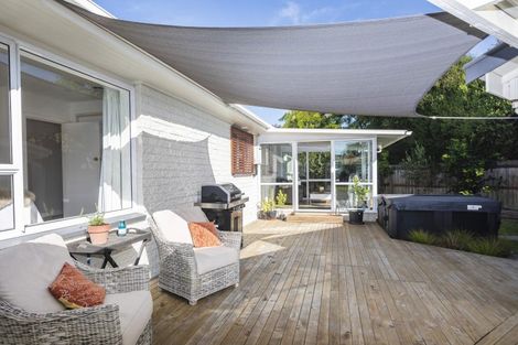 Photo of property in 76 Isleworth Road, Bishopdale, Christchurch, 8053