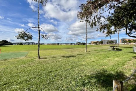 Photo of property in 10 Memorial Park Lane, Hobsonville, Auckland, 0618