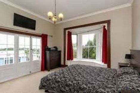 Photo of property in 218 Frankley Road, Frankleigh Park, New Plymouth, 4310