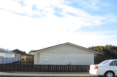 Photo of property in 10 Raukawa Street, Otaki, 5512