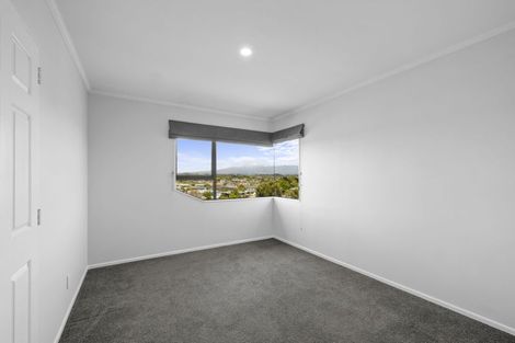 Photo of property in 9 Sandel Rise, Merrilands, New Plymouth, 4312