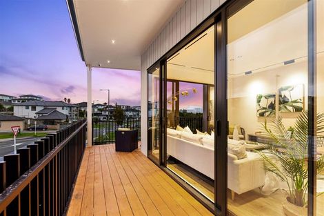 Photo of property in 16 Kuaha Road, Massey, Auckland, 0614