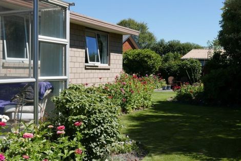 Photo of property in 82 Sawyers Arms Road, Northcote, Christchurch, 8052