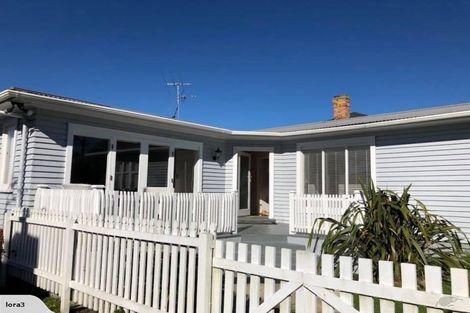 Photo of property in 29 Glenview Road, Glen Eden, Auckland, 0602