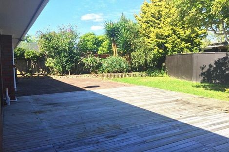 Photo of property in 24 Jillteresa Crescent, Half Moon Bay, Auckland, 2012
