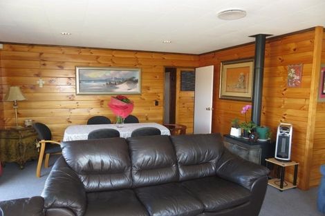 Photo of property in 4 Chastudon Place, Tawa, Wellington, 5028