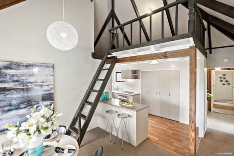 Photo of property in 46 Hobsonville Road, West Harbour, Auckland, 0618