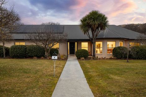 Photo of property in 4 Crawford Place, Lake Hayes, Queenstown, 9304