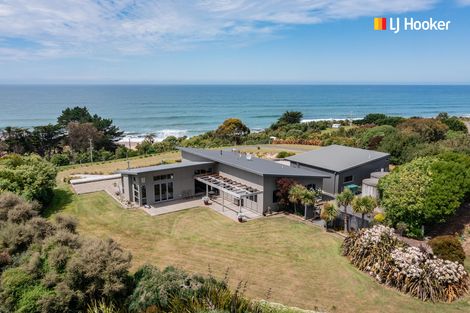 Photo of property in 966 Taieri Mouth Road, Kuri Bush, Brighton, 9091