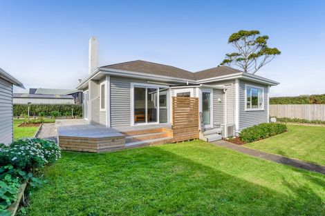 Photo of property in 147 Tasman Street, Opunake, 4616