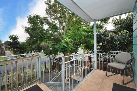 Photo of property in 16 Taitimu Drive, Weymouth, Auckland, 2103