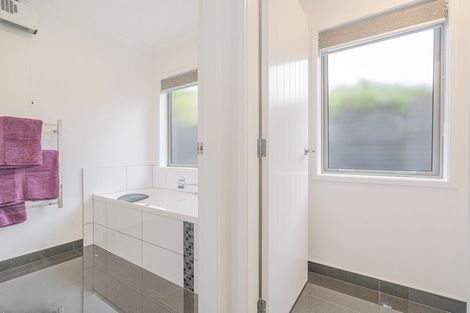 Photo of property in 18 Roseberry Place, Whitianga, 3510