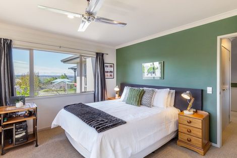 Photo of property in 41 Kinder Street, Acacia Bay, Taupo, 3330