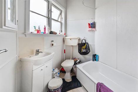 Photo of property in 112 Peverel Street, Riccarton, Christchurch, 8041