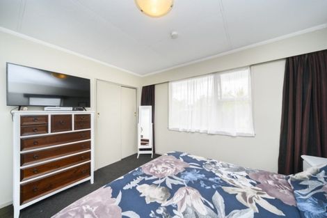 Photo of property in 2 Pukatea Place, Milson, Palmerston North, 4414