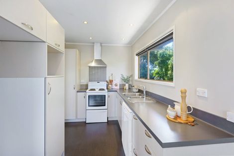 Photo of property in 18 Hicks Crescent, Waikanae Beach, Waikanae, 5036