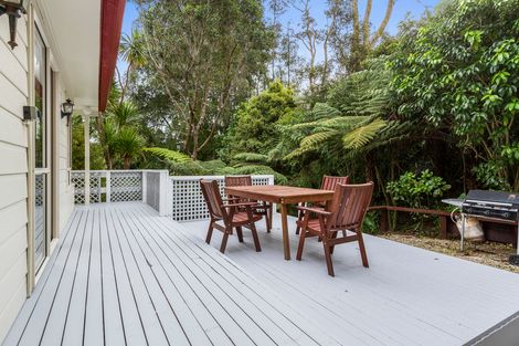 Photo of property in 17a Woodfern Crescent, Titirangi, Auckland, 0604