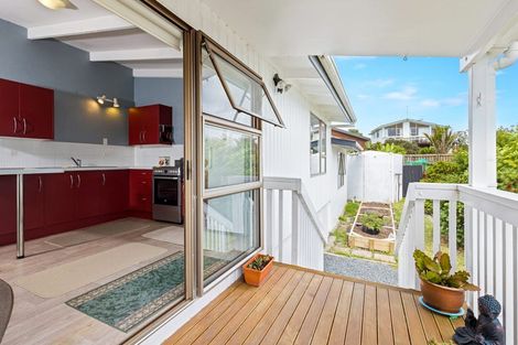 Photo of property in 3 Kauri Crescent, Snells Beach, 0920