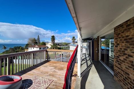 Photo of property in 114 Pacific Parade, Army Bay, Whangaparaoa, 0930