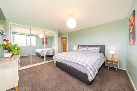 Photo of property in 61 Mana View Road, Paremata, Porirua, 5026