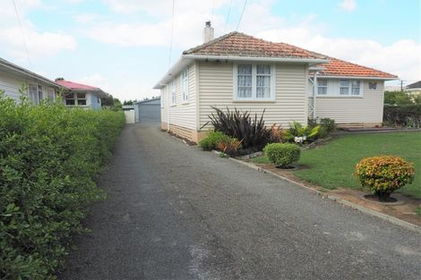 Photo of property in 77 Stout Street, Shannon, 4821