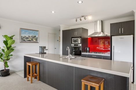 Photo of property in 142a Heta Road, Highlands Park, New Plymouth, 4312
