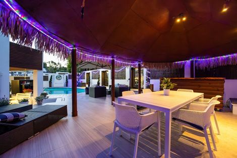 Photo of property in 3 Holyoake Place, Chatswood, Auckland, 0626