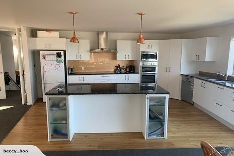 Photo of property in 2 Yelverton Place, Huntsbury, Christchurch, 8022