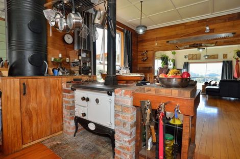 Photo of property in 198 Rakauroa Road, Rakauroa, Matawai, 4075