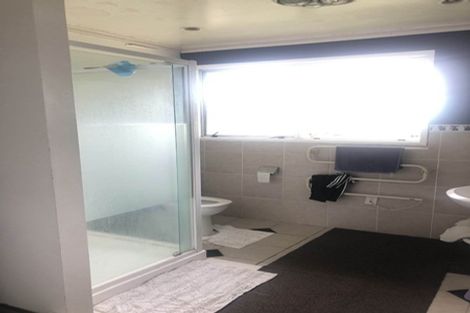 Photo of property in 14a Target Road, Totara Vale, Auckland, 0629